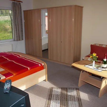 Doppelzimmer-mit-gemeinschaftsbad-fuer-2-personen-auf-ruegen-h3zi1 * Gross Banzelvitz